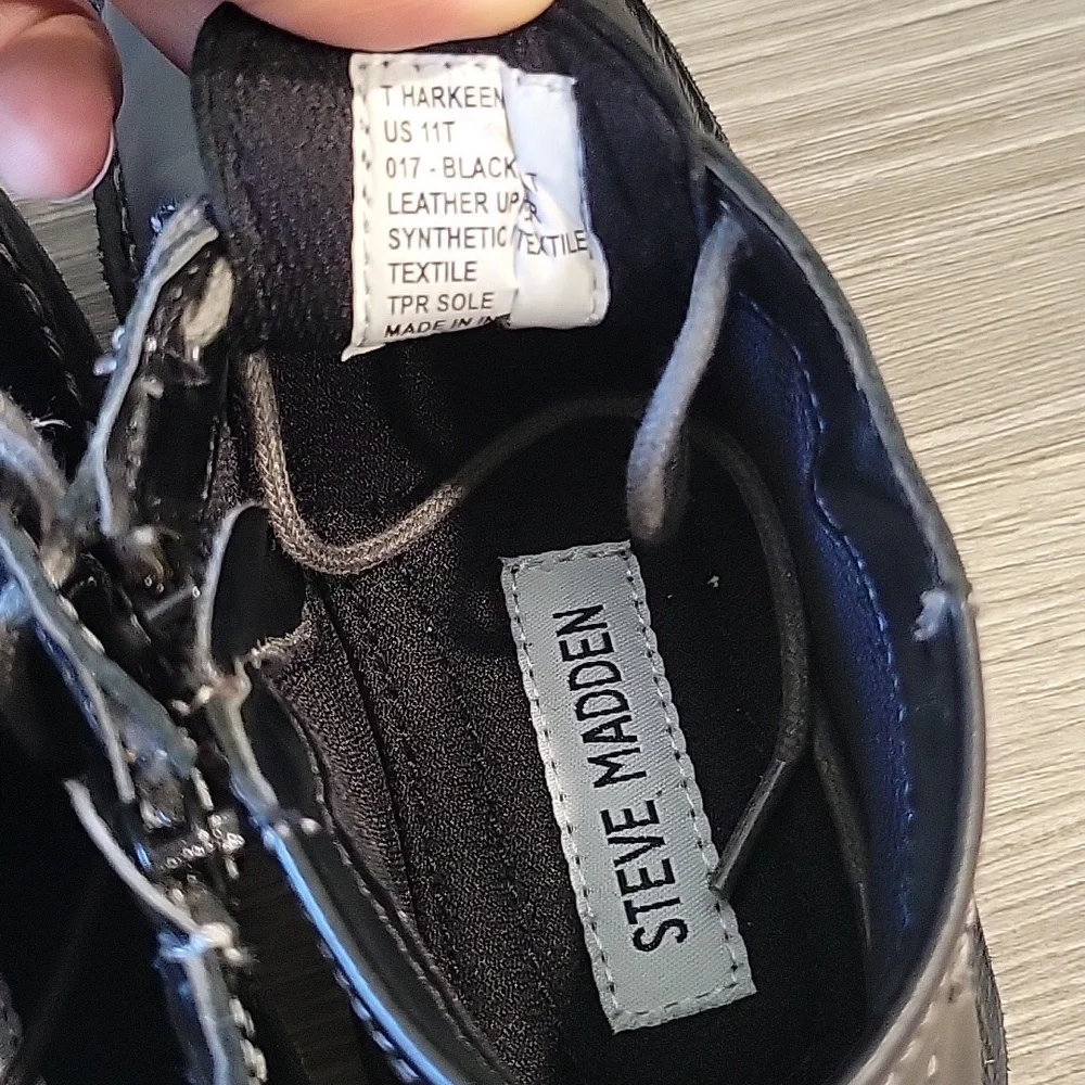 Steve Madden Boy's Harkeen Chukka Boot Size 11T